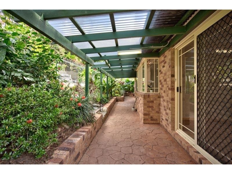 15 Eugenia Crescent, Redlynch QLD 4870