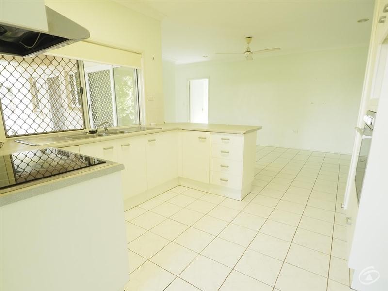 4 Clohesy Court, Kanimbla QLD 4870