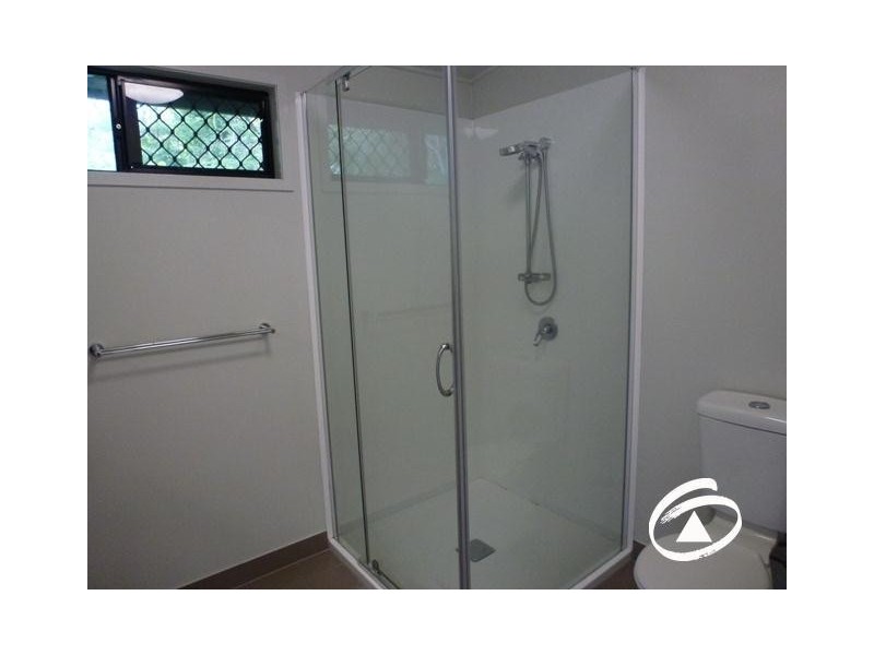 52 Waite  Street, Machans Beach QLD 4878