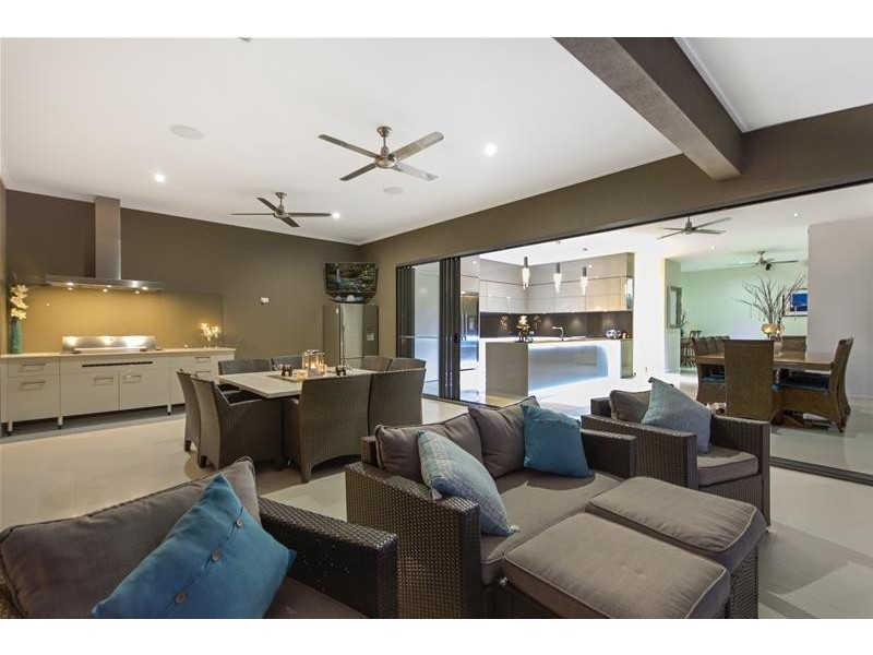 11-13 The Peak Road, Brinsmead QLD 4870