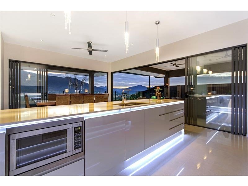 11-13 The Peak Road, Brinsmead QLD 4870