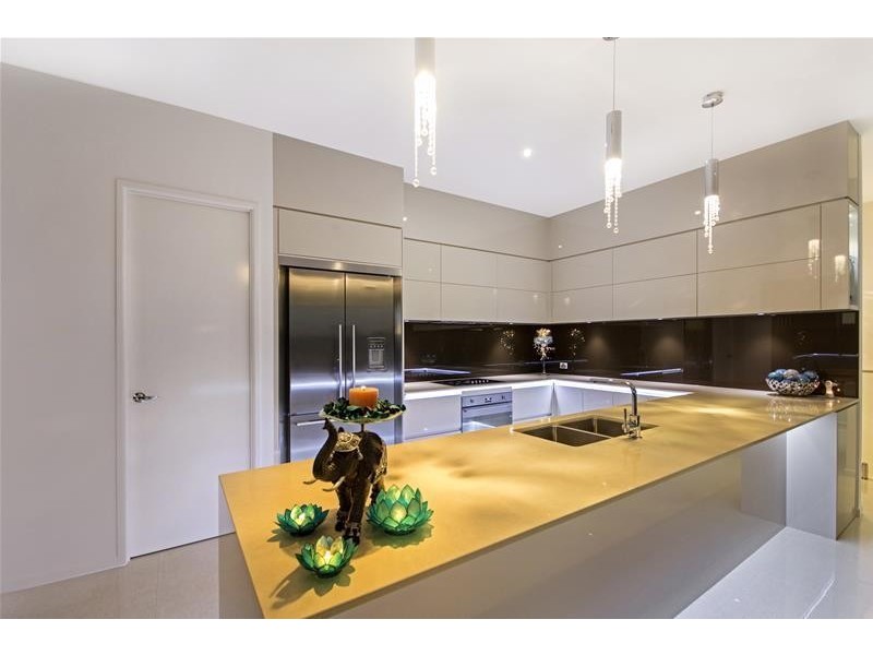 11-13 The Peak Road, Brinsmead QLD 4870