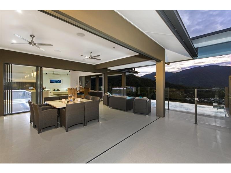 11-13 The Peak Road, Brinsmead QLD 4870