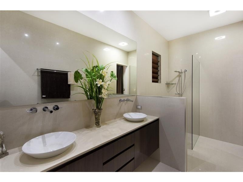 11-13 The Peak Road, Brinsmead QLD 4870