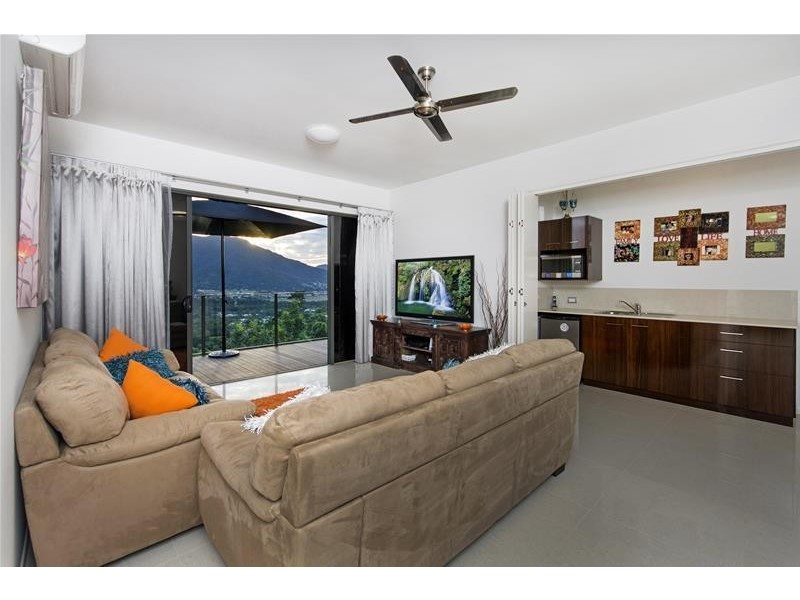 11-13 The Peak Road, Brinsmead QLD 4870