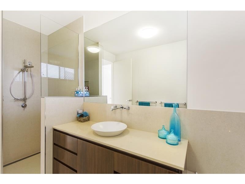 11-13 The Peak Road, Brinsmead QLD 4870