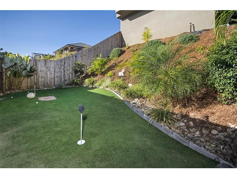 11-13 The Peak Road, Brinsmead QLD 4870