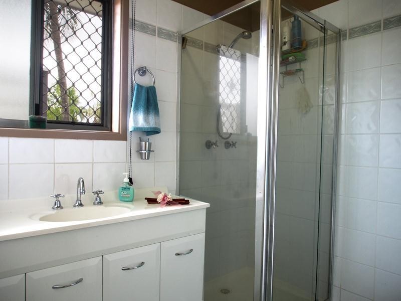 11 Rollinia Close, Manoora QLD 4870