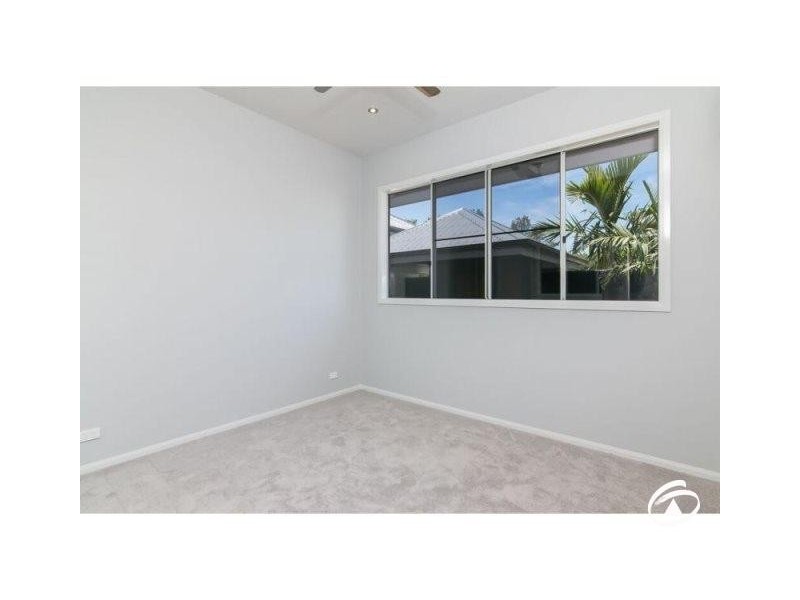 63 Oceans Drive, Palm Cove QLD 4879