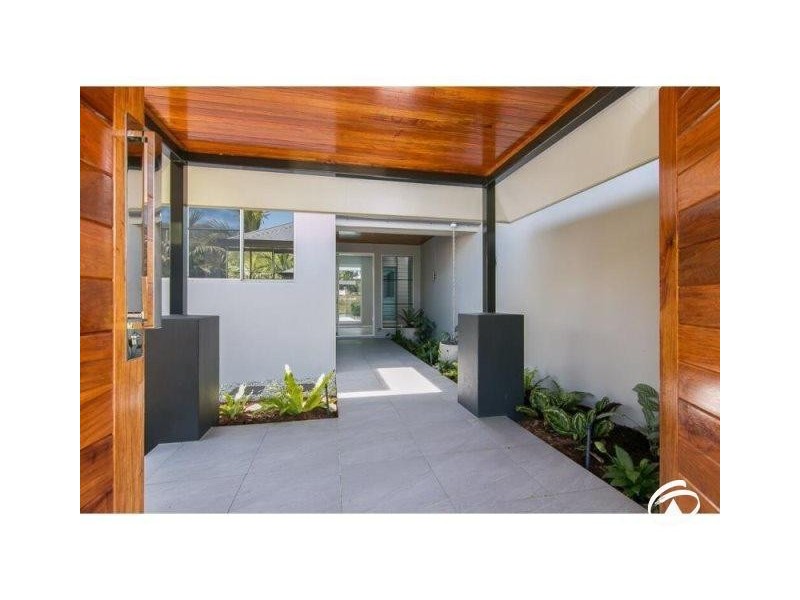 63 Oceans Drive, Palm Cove QLD 4879