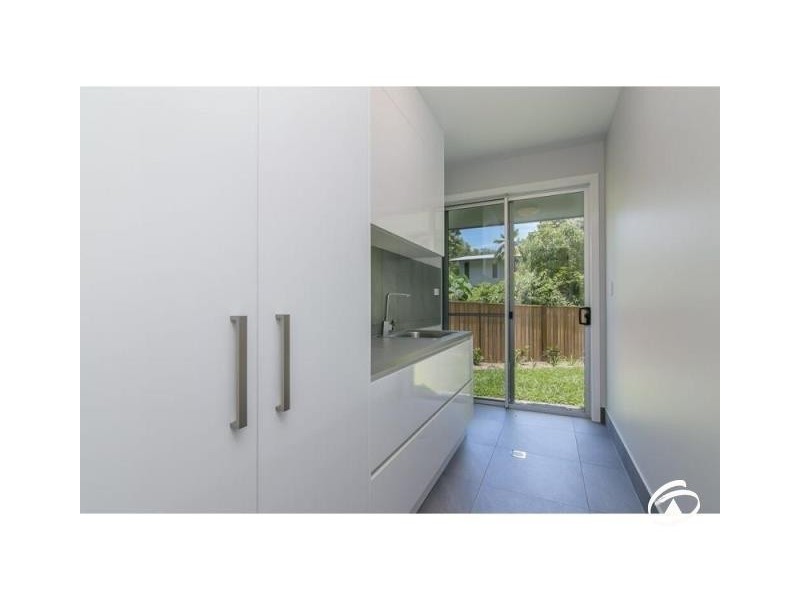63 Oceans Drive, Palm Cove QLD 4879