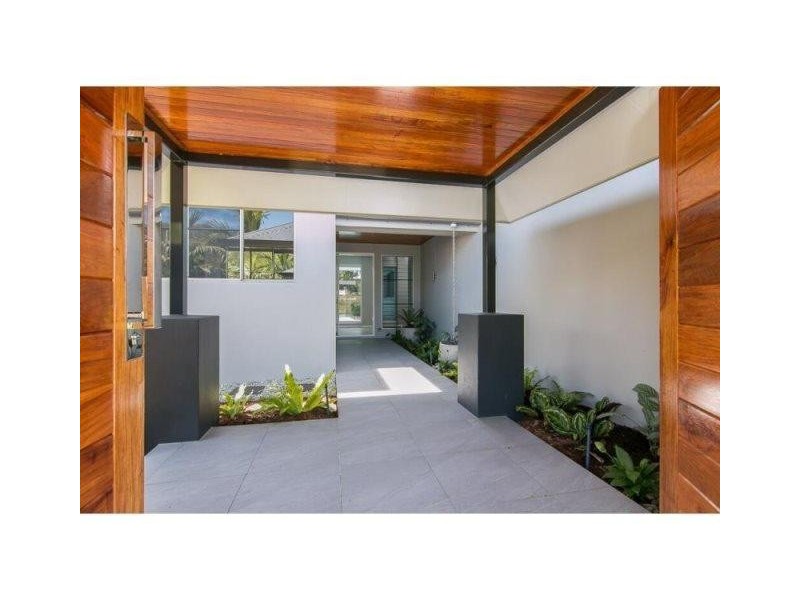 63 Oceans Edge, Palm Cove QLD 4879
