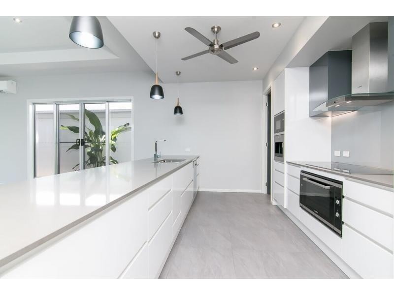 63 Oceans Edge, Palm Cove QLD 4879