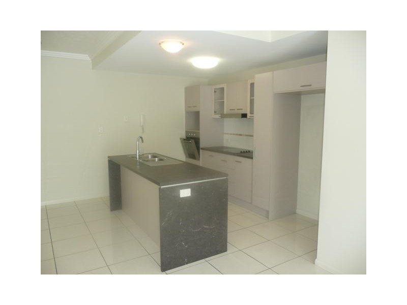 9/9-15 McLean  Street, Cairns North QLD 4870