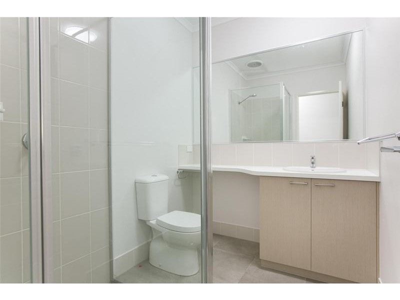 2/116 Callaghan Street, Mooroobool QLD 4870