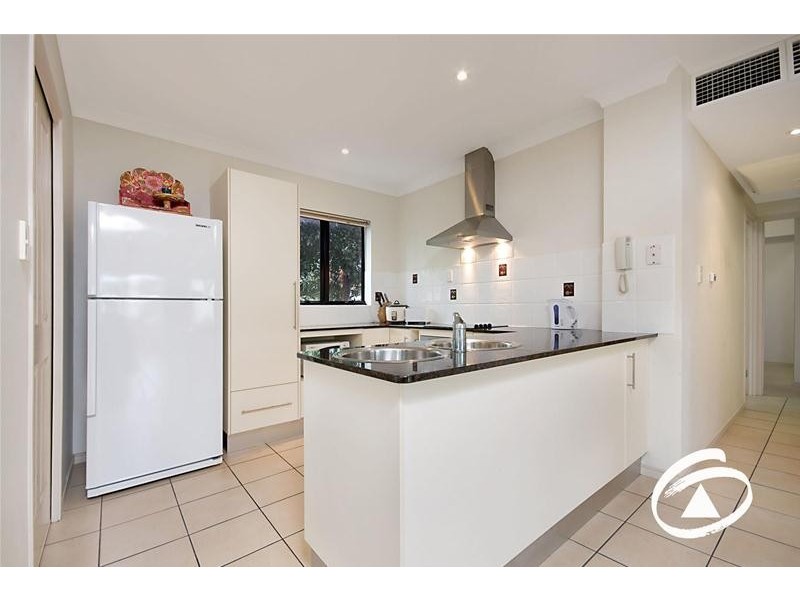 7/72 Digger Street, Cairns North QLD 4870