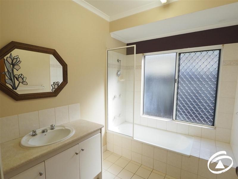 4 Edmonds Close, Bentley Park QLD 4869