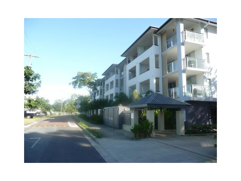 27/9-15 McLean Street, Cairns North QLD 4870