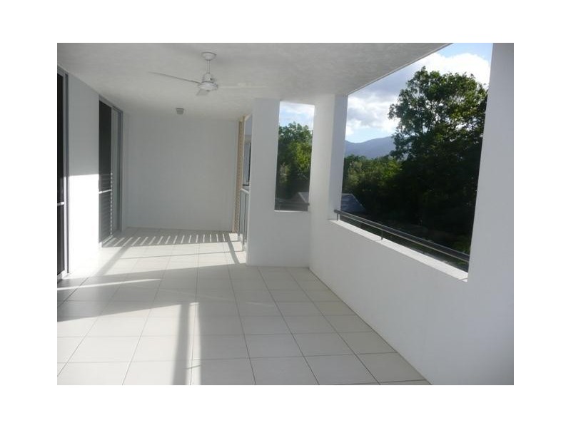 27/9-15 McLean Street, Cairns North QLD 4870