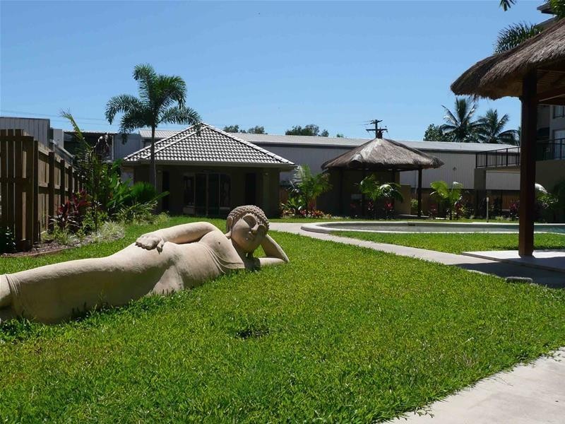 126/22 Wards Street, Mooroobool QLD 4870