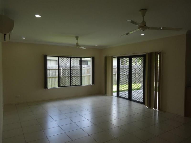 33 Thooler Vista, Trinity Park QLD 4879