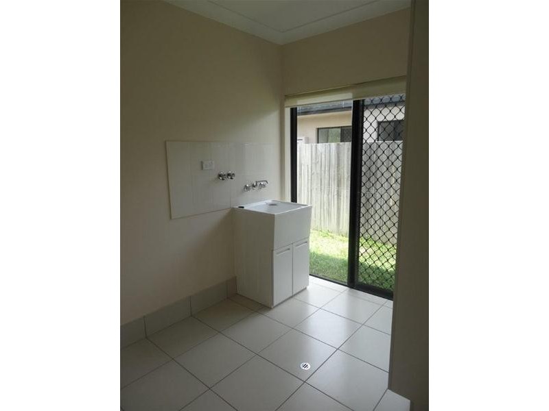 33 Thooler Vista, Trinity Park QLD 4879