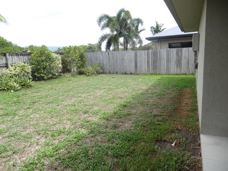 33 Thooler Vista, Trinity Park QLD 4879