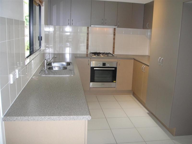 33 Thooler Vista, Trinity Park QLD 4879