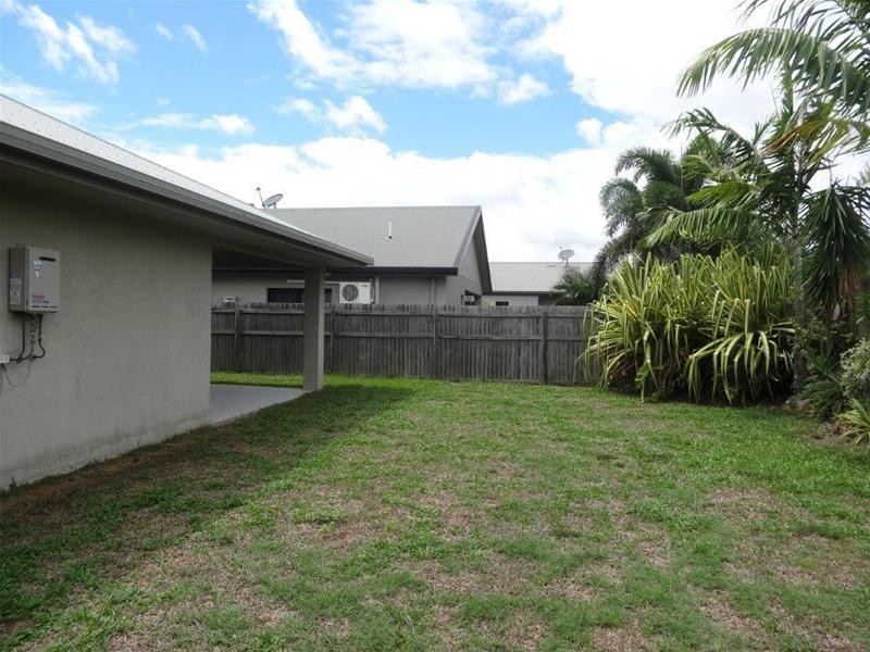 33 Thooler Vista, Trinity Park QLD 4879