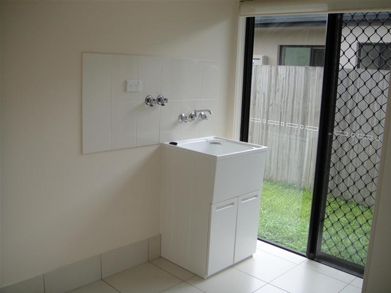 33 Thooler Vista, Trinity Park QLD 4879