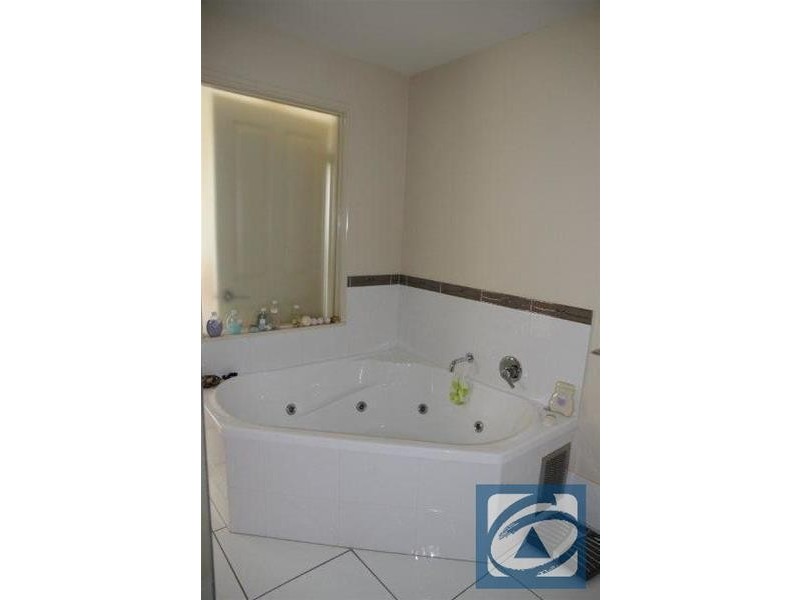 401/2 Lake  Street, Cairns City QLD 4870