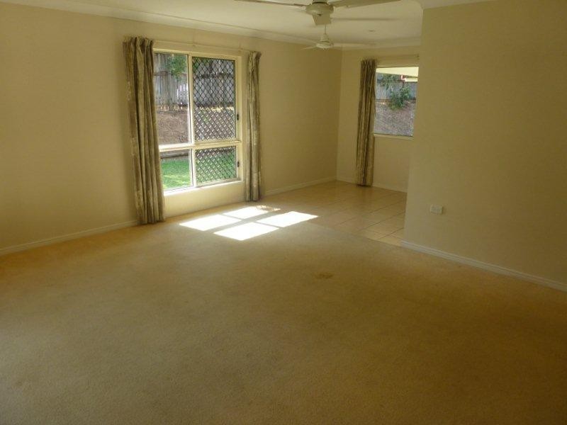 6 Gavin Hamilton Close, Redlynch QLD 4870