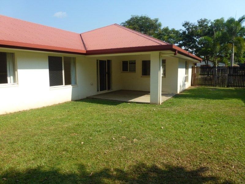 6 Gavin Hamilton Close, Redlynch QLD 4870