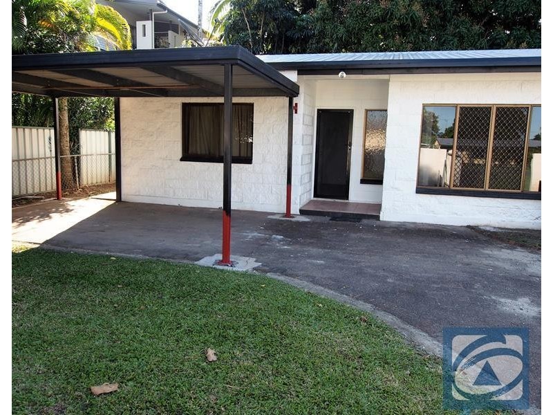 1/50 Koch Street, Mooroobool QLD 4870