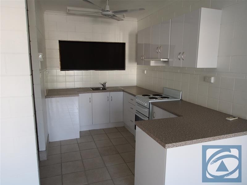 1/50 Koch Street, Mooroobool QLD 4870