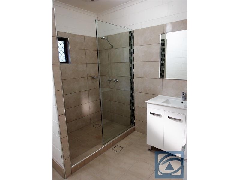 1/50 Koch Street, Mooroobool QLD 4870