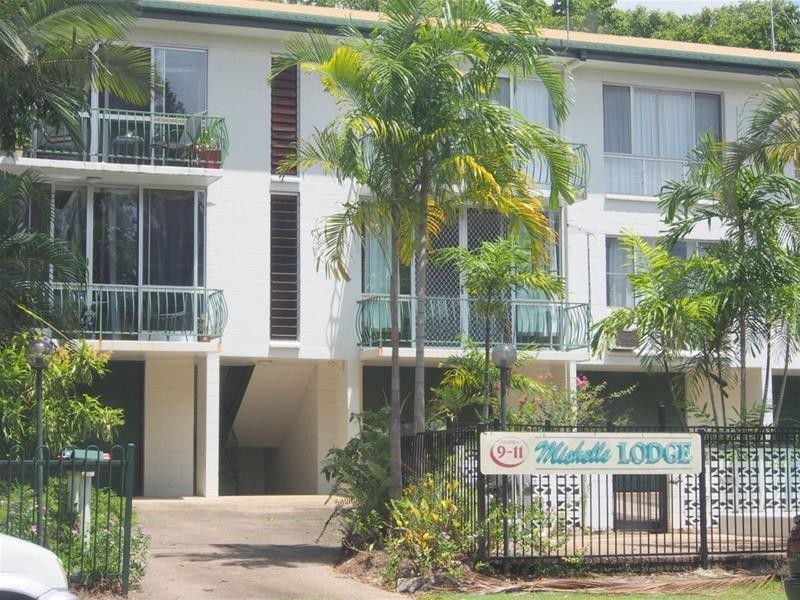 Holloways Beach QLD 4878