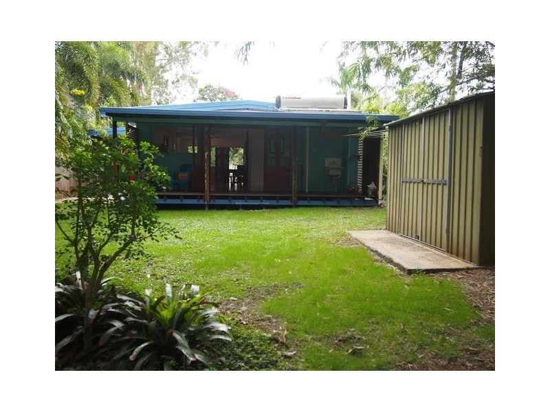 28 Saw Street, Machans Beach QLD 4878