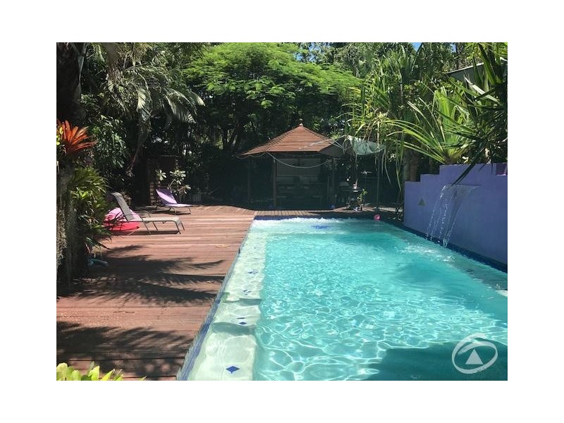 5 Phillips Street, Machans Beach QLD 4878