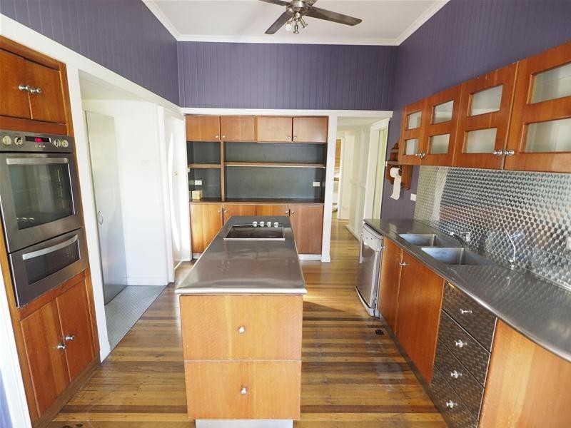 5 Phillips Street, Machans Beach QLD 4878