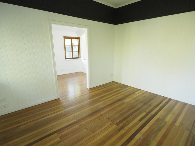 5 Phillips Street, Machans Beach QLD 4878