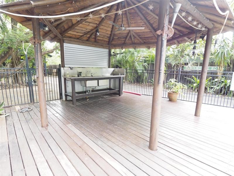 5 Phillips Street, Machans Beach QLD 4878