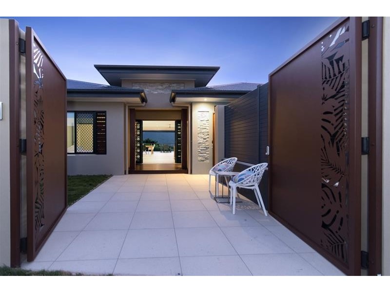 21 The Peak, Brinsmead QLD 4870