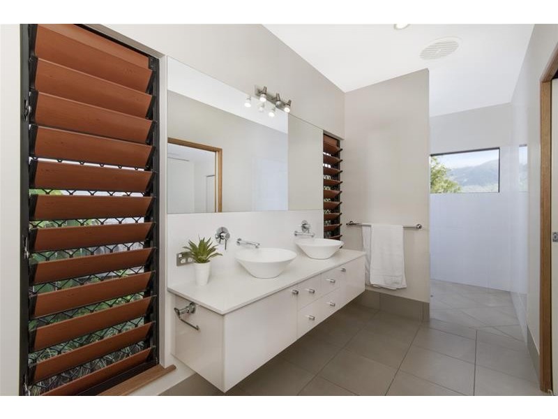 21 The Peak, Brinsmead QLD 4870