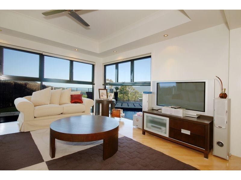 8 The Peak Road, Brinsmead QLD 4870