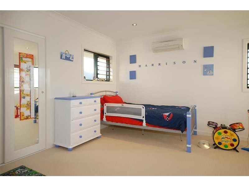 8 The Peak Road, Brinsmead QLD 4870