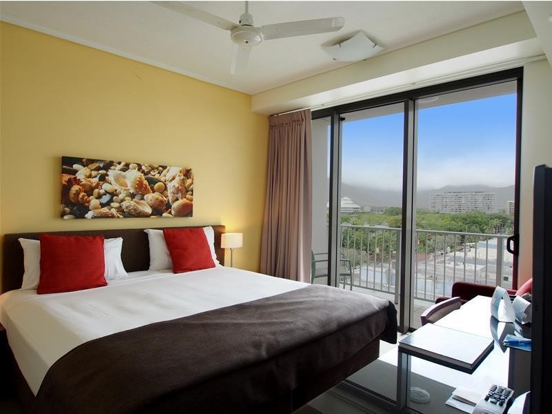 20706/99 The Esplanade, Cairns City QLD 4870