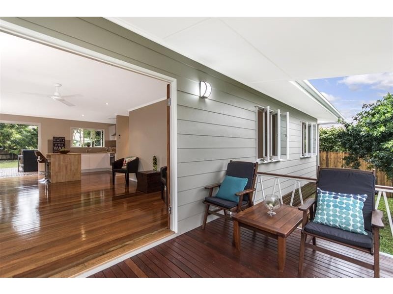 9 Jackson Close, Westcourt QLD 4870