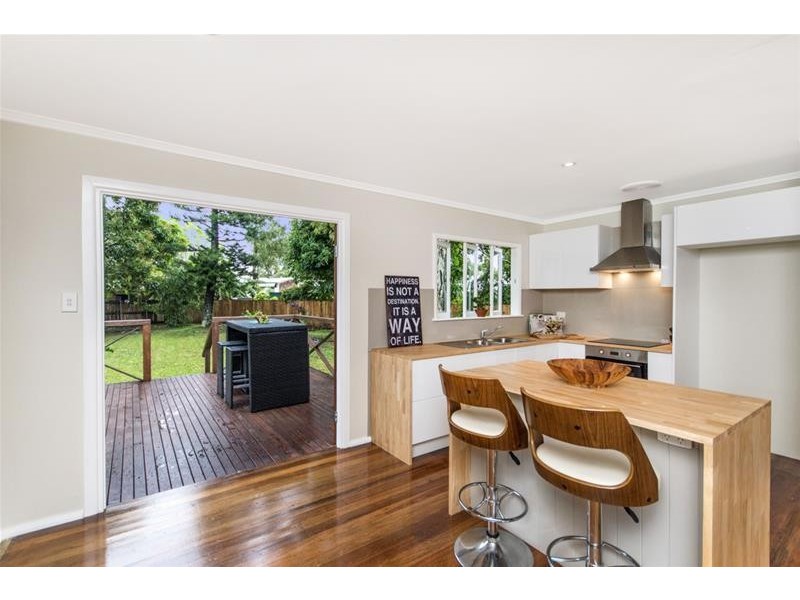 9 Jackson Close, Westcourt QLD 4870