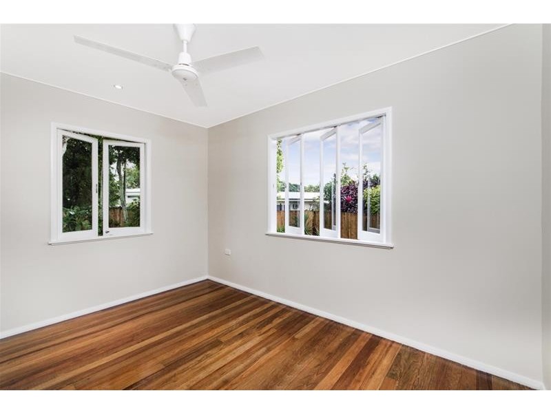 9 Jackson Close, Westcourt QLD 4870